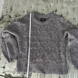 Abercrombie & Fitch Gray Cable Knit Sweater